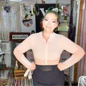 Chic Peach Zip-Up Crop Top Size Small